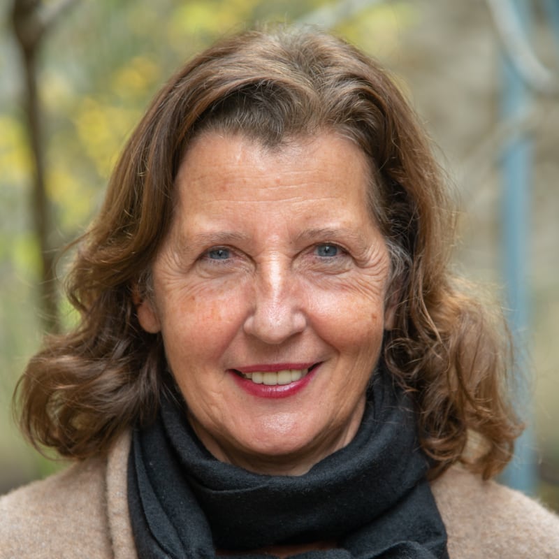 Virginie Calteau-Peronnet